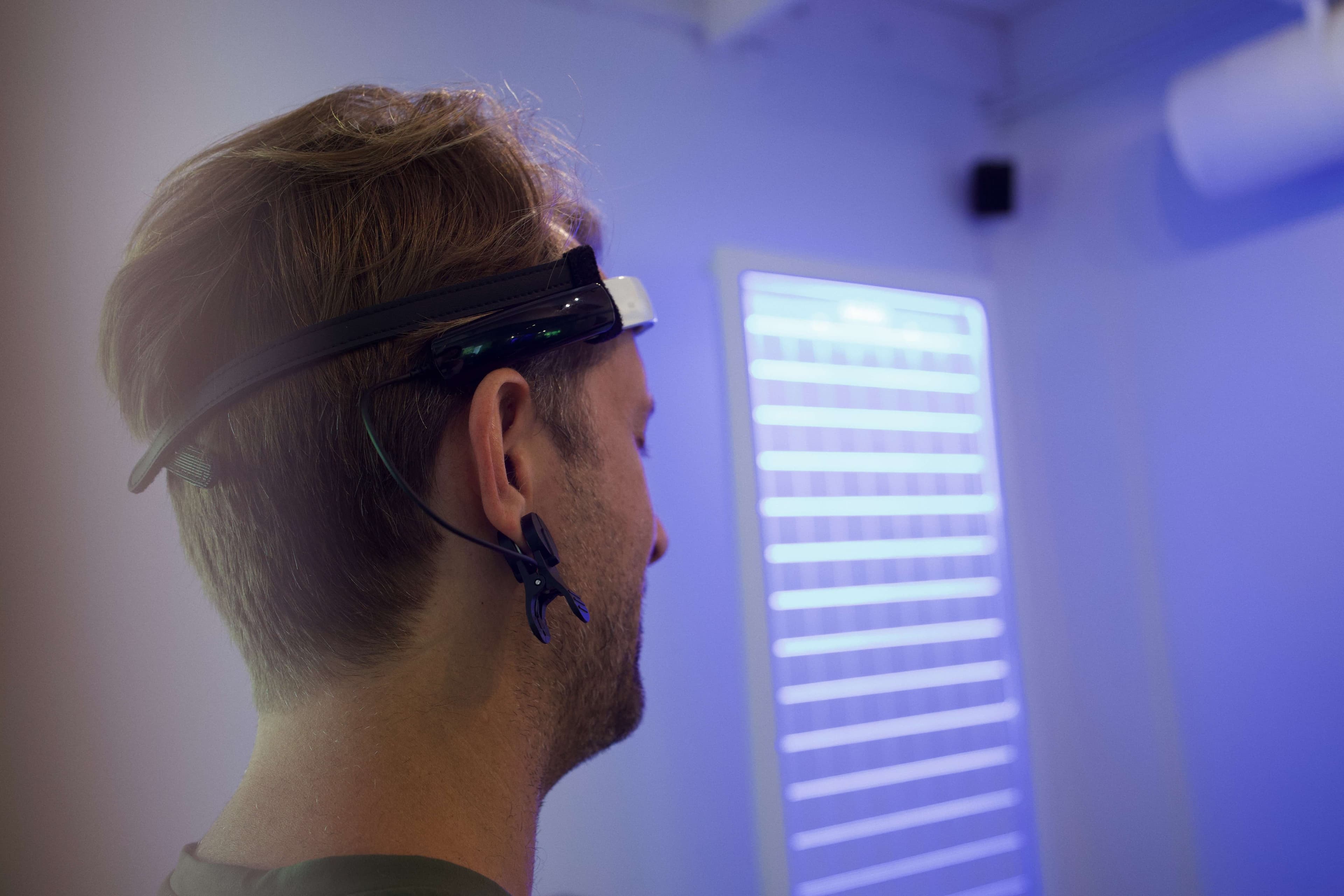 Brain activity scan interface used during care evaluation